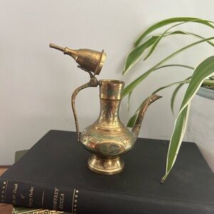 Vintage Ornate Leaf Solid Brass Tea Pot Etched Genie Lamp Pitcher India 6”